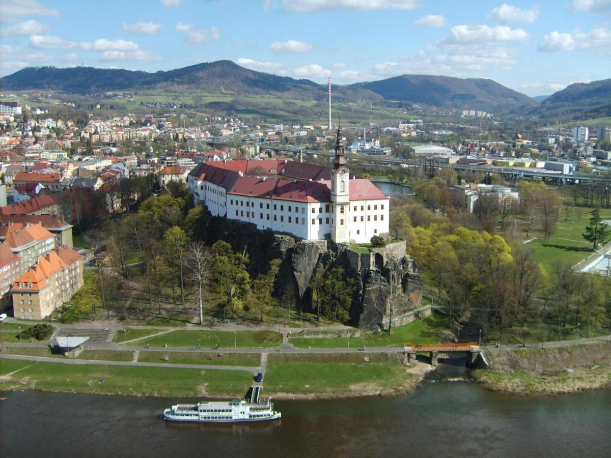 Byt S Jedinecnym Vyhledem Decin Zewnętrze zdjęcie